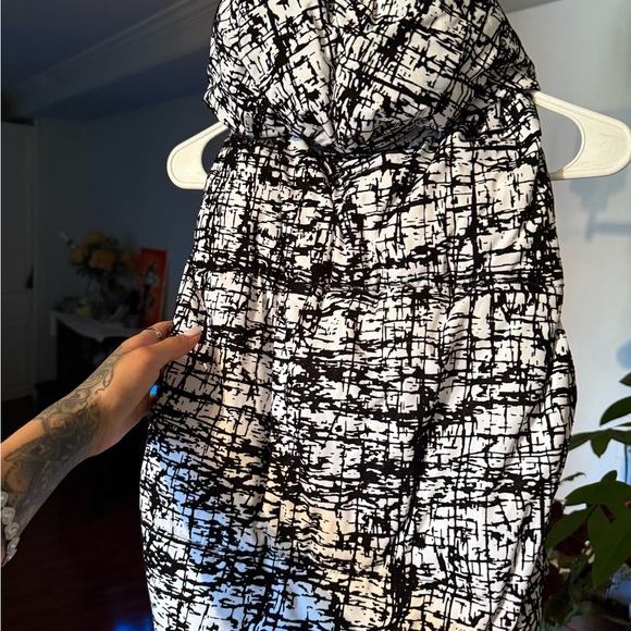 Calvin Klein Black and White Patterned Jacket - Picture 4 of 12